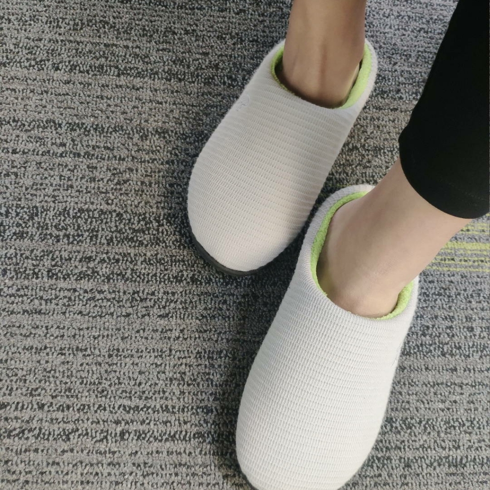 Women slippers cozy and relaxing 100% new
